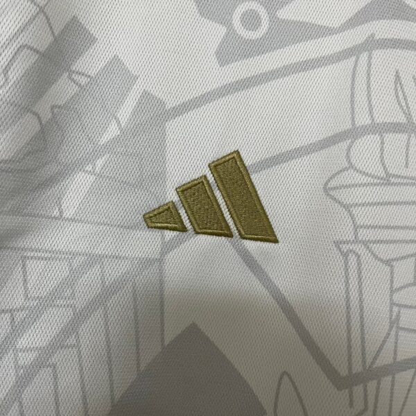 Real Madrid 23/24 Special Edition Gold Kit - Image 4