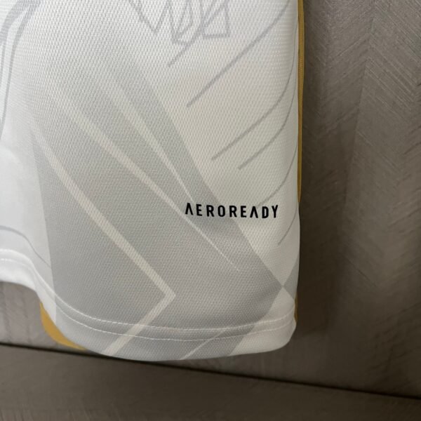 Real Madrid 23/24 Special Edition Gold Kit - Image 5