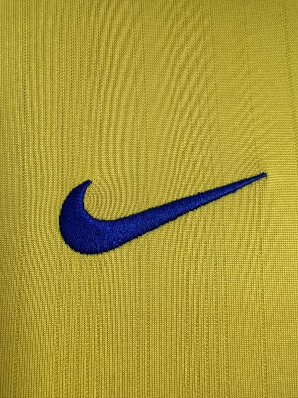 Arsenal 03/04 Away Kit - Image 9