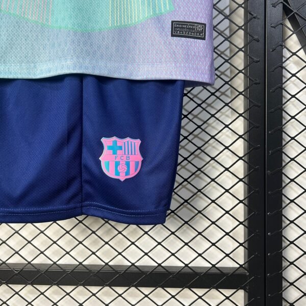 Barcelona Bubblegum Special Edition Kit + Shorts Kids - Image 7
