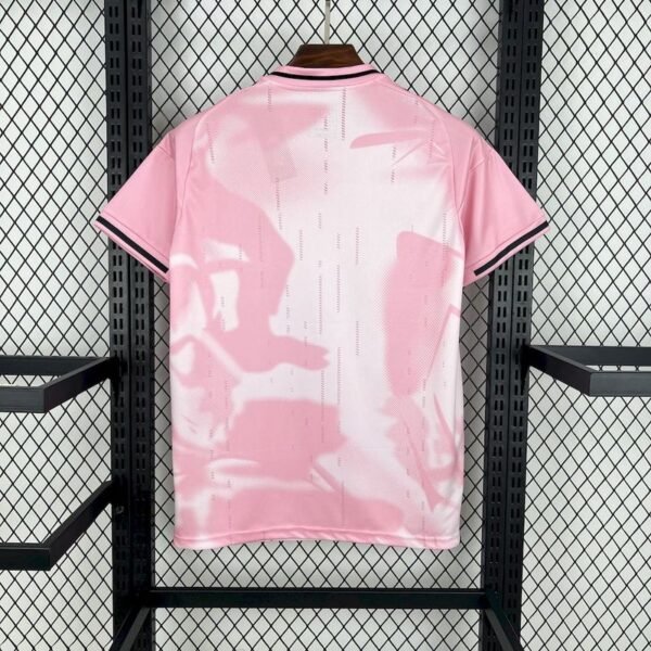 Real Madrid 25/26 Special Edition Pink Kit - Image 2