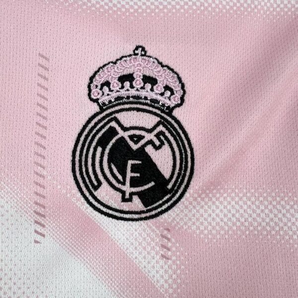 Real Madrid 25/26 Special Edition Pink Kit - Image 6