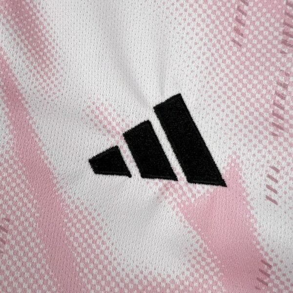 Real Madrid 25/26 Special Edition Pink Kit - Image 7