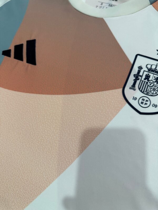 Spain 25/26 Away Kit - Image 4