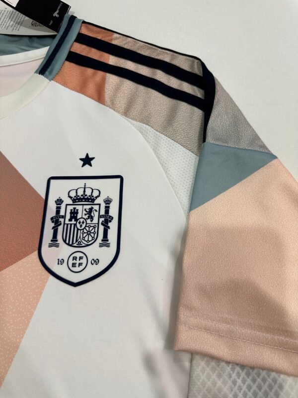 Spain 25/26 Away Kit - Image 8